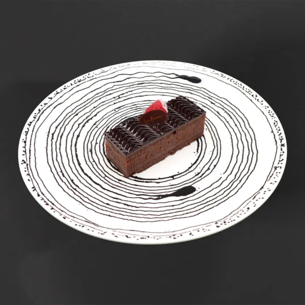 SACHER BY IGINIO MASSARI ALTA PASTICCERIA – SAKER フランボワーズとヨーグルト BY IGINIO MASSARI ALTA PASTICCERIA