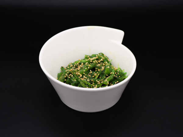 Alghe wakame, salsa ponzu e sesamo tostato